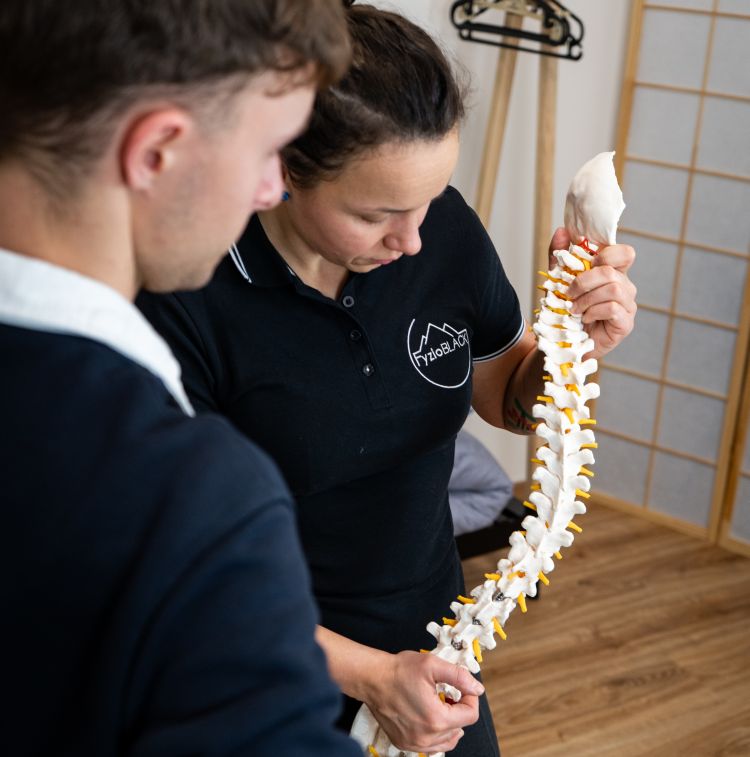 Fyzioterapeut s pacientom